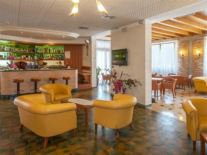 Regent'S Hotel 리도 디 예솔로 외부 사진